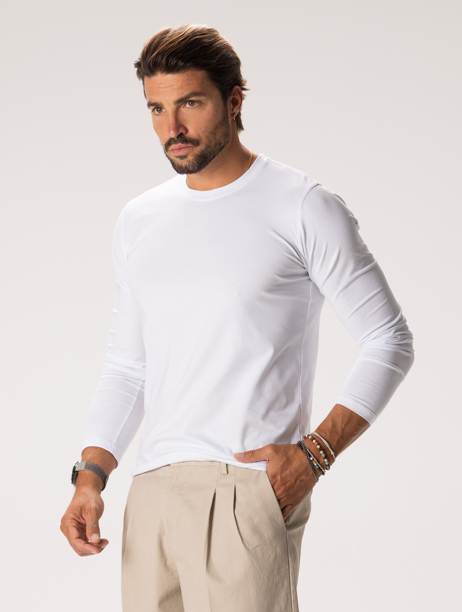CHASE LONG T-SHIRT IN WHITE