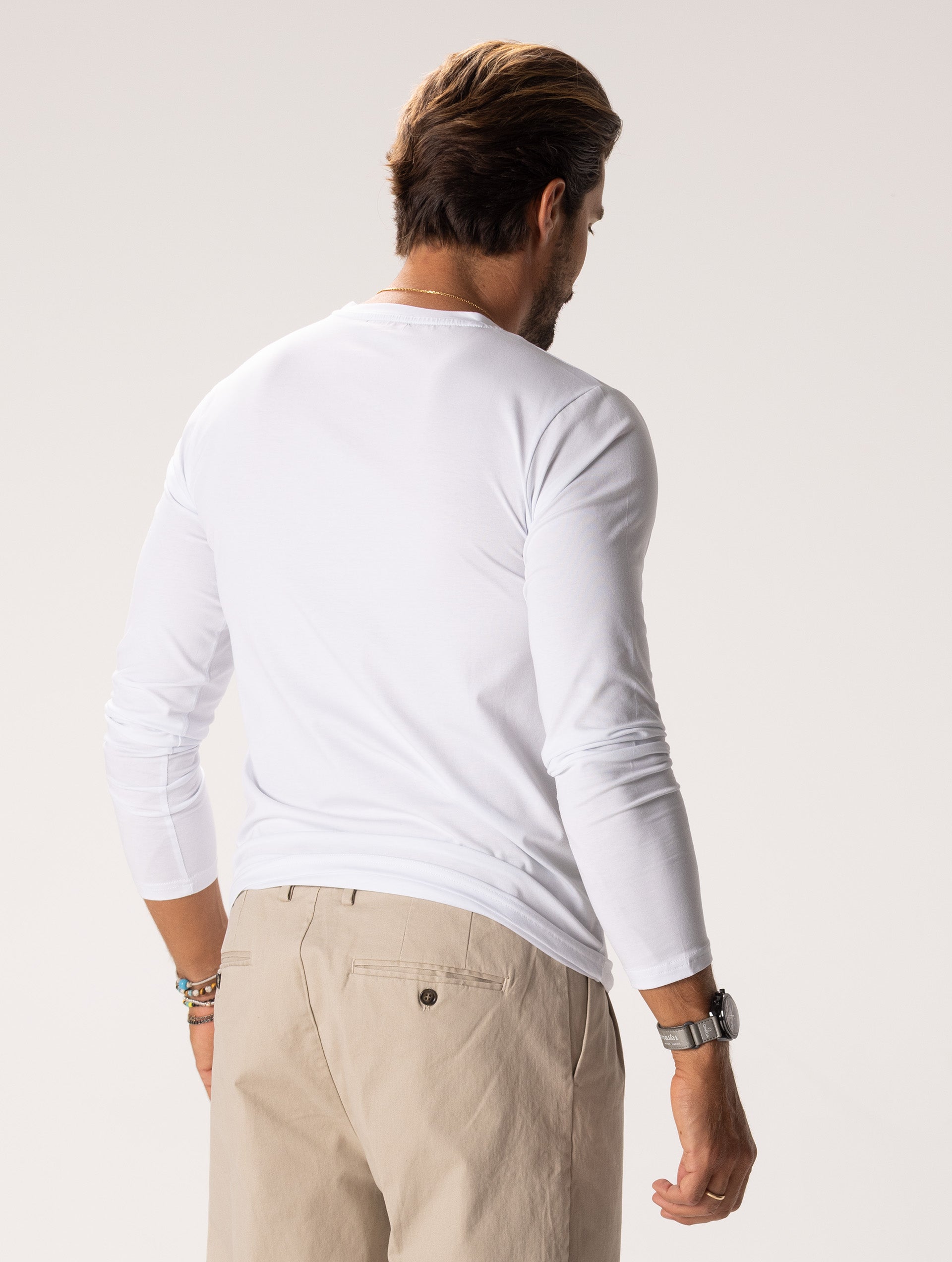 CHASE LONG T-SHIRT IN WHITE