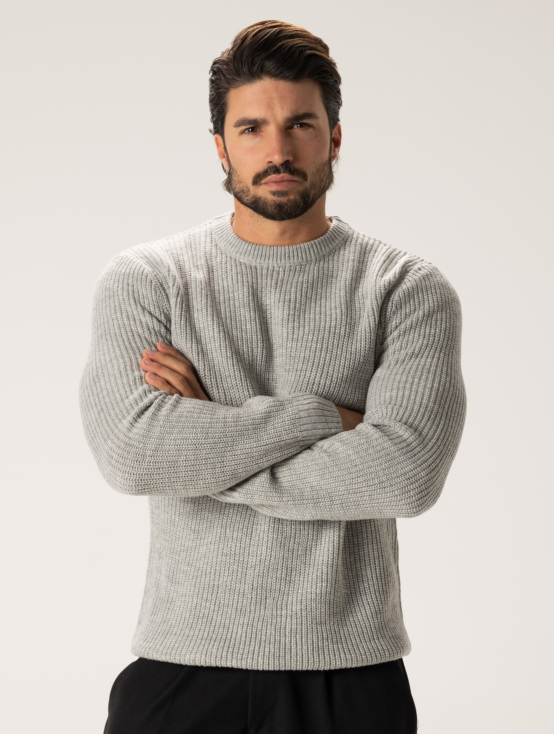 BOBBY CREWNECK SWEATER IN LIGHT GREY