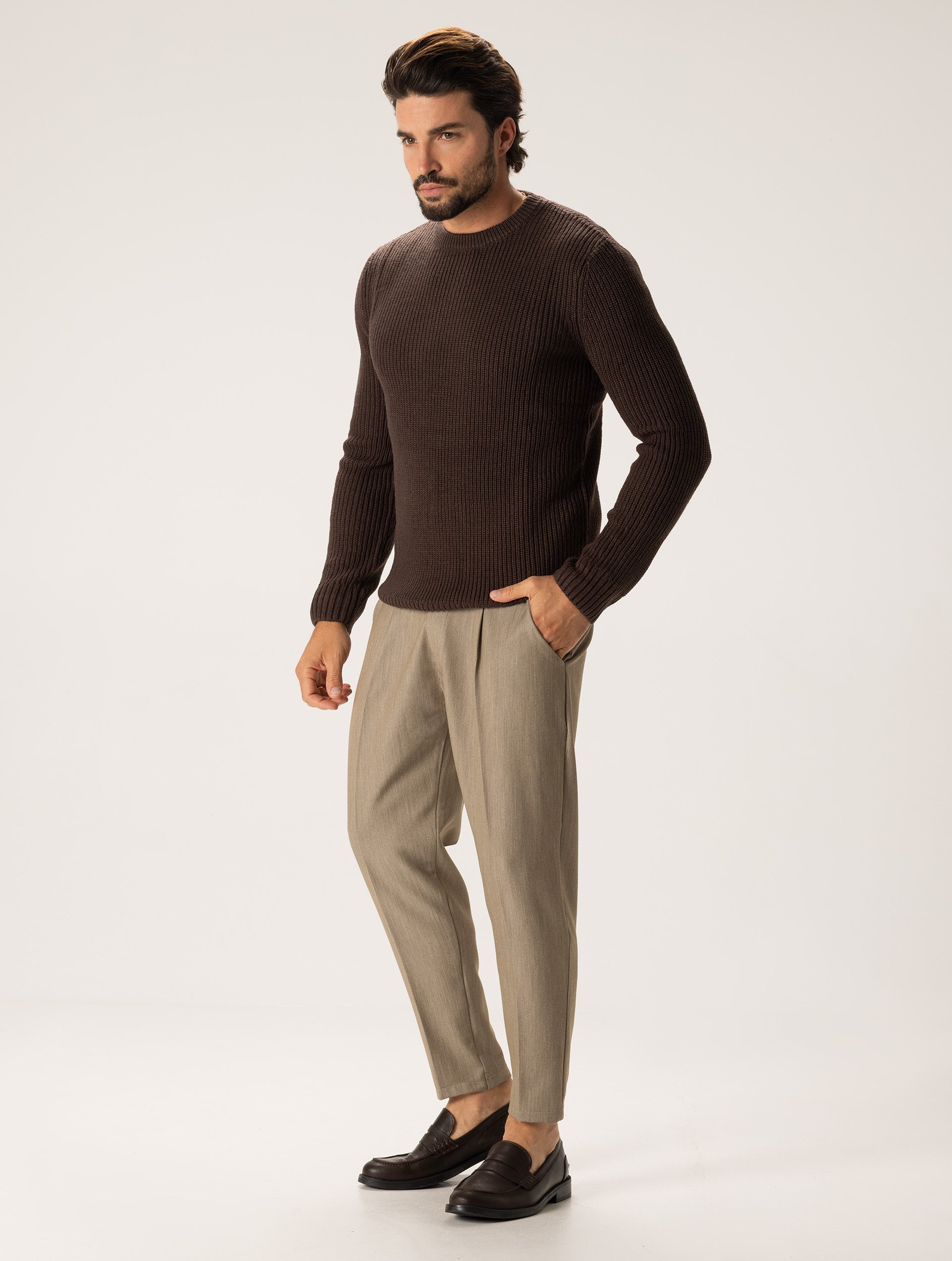 BOBBY CREWNECK SWEATER IN BROWN