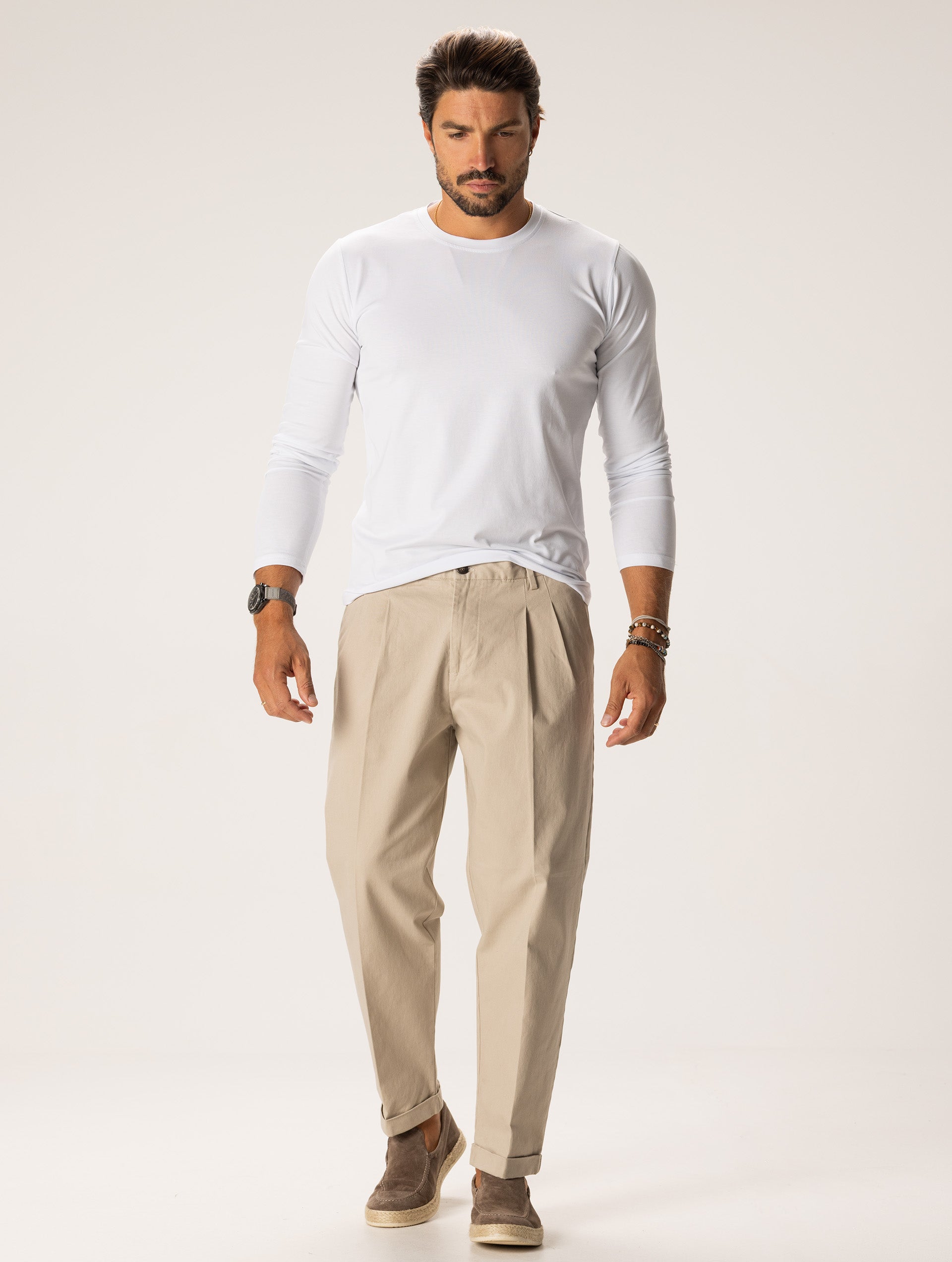 CHASE LONG T-SHIRT IN WHITE