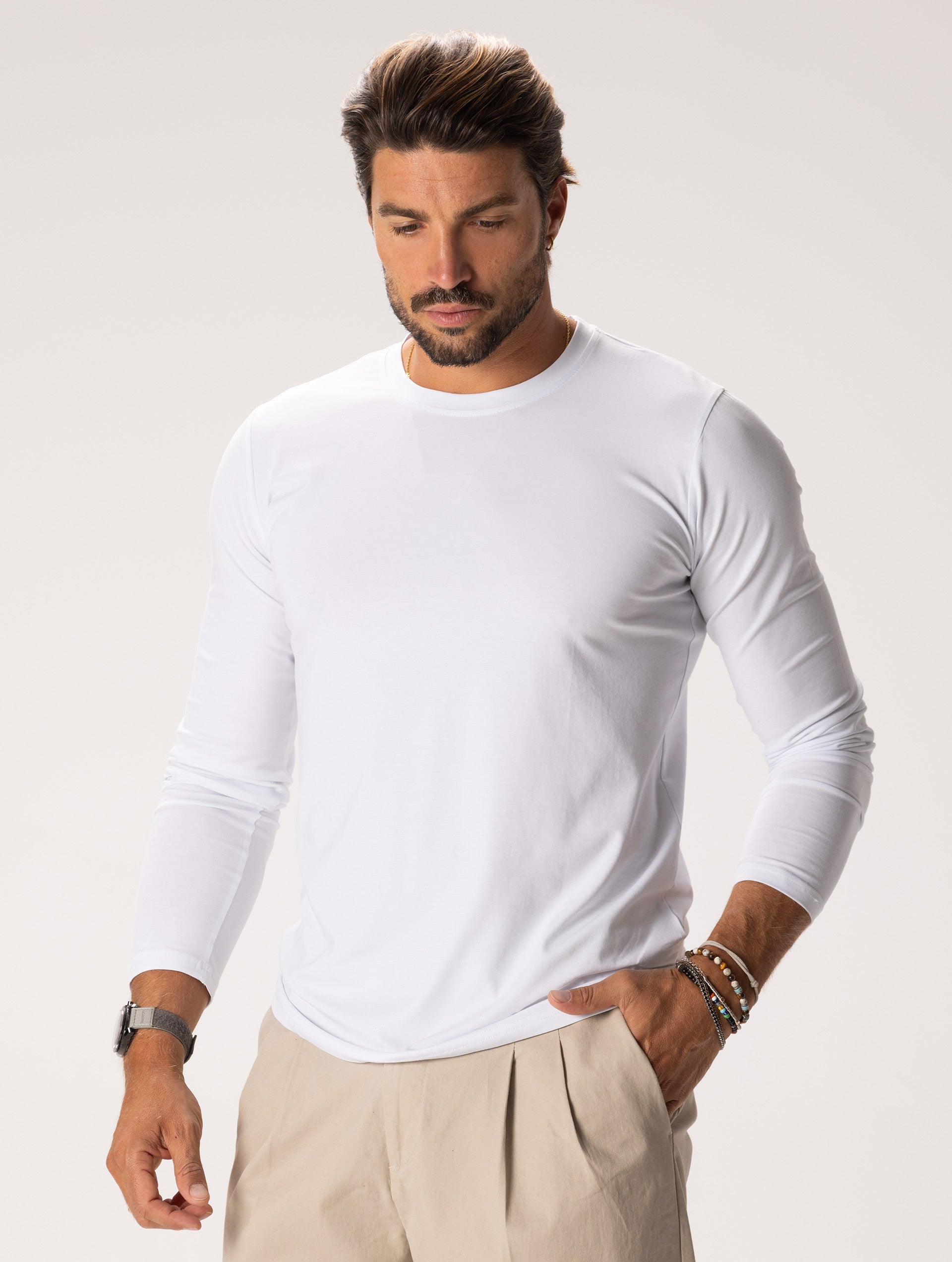 CHASE LONG T-SHIRT IN WHITE