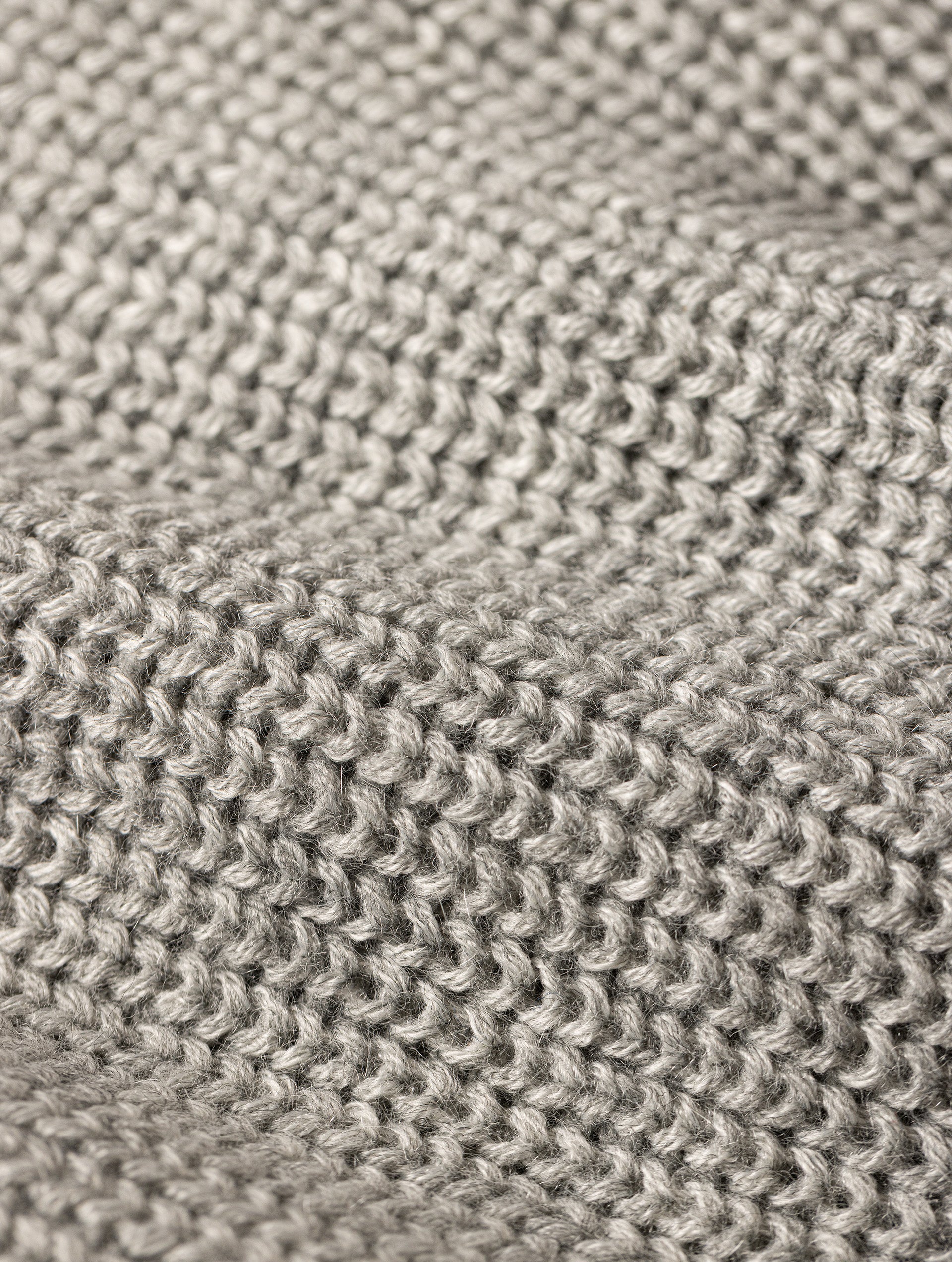 BOBBY CREWNECK SWEATER IN LIGHT GREY