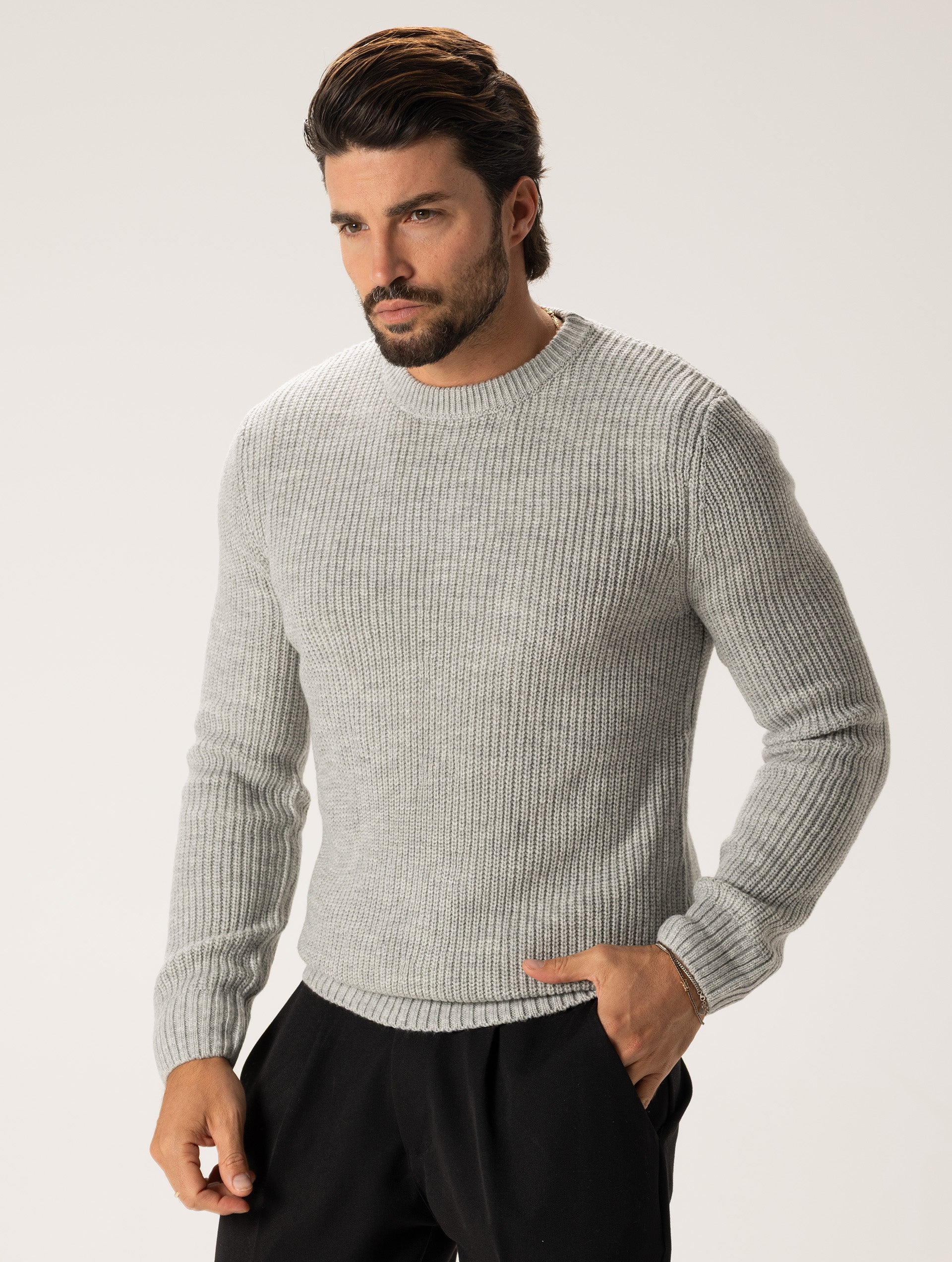 BOBBY CREWNECK SWEATER IN LIGHT GREY