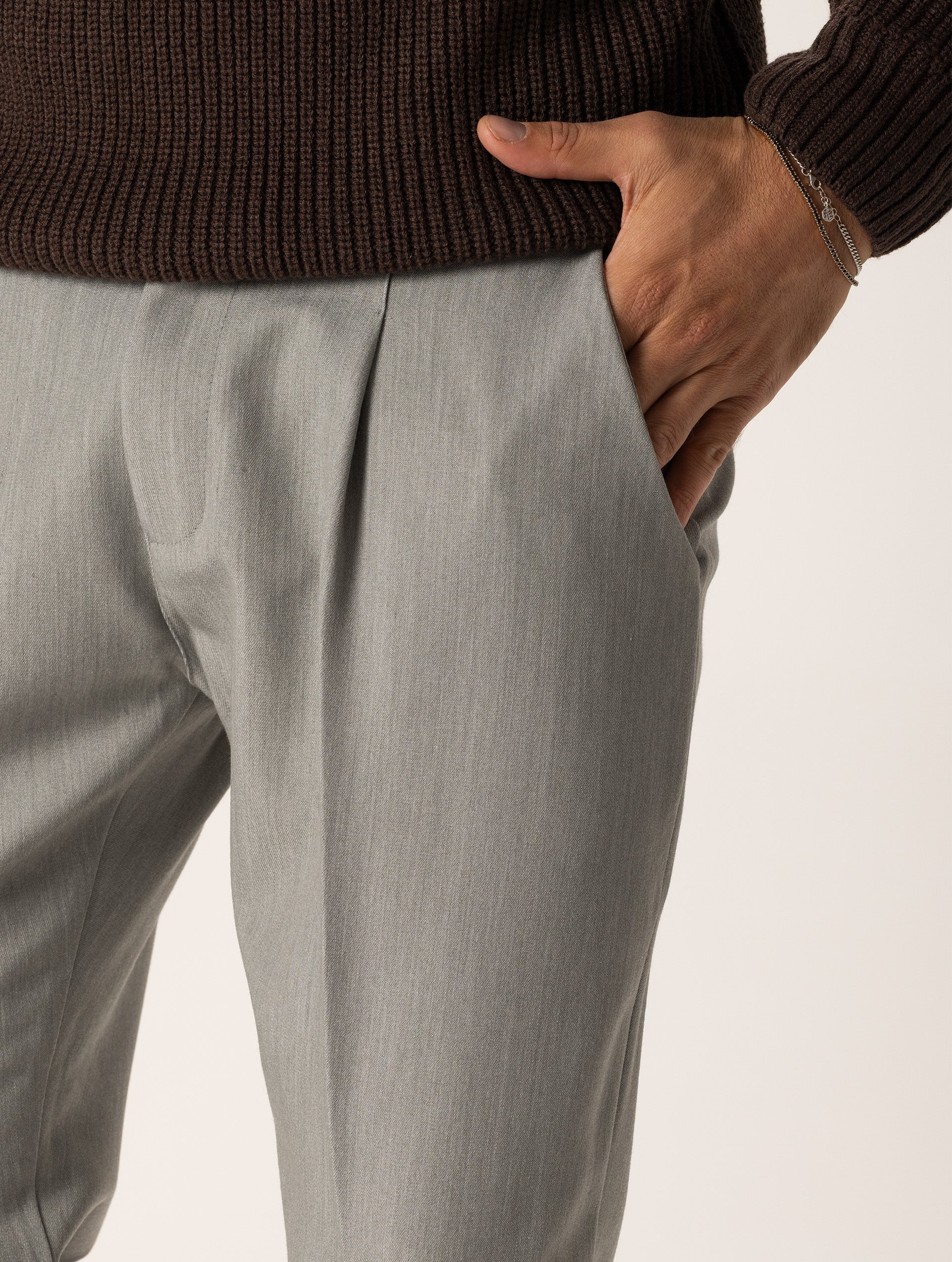 CARTER PANTS IN LIGHT GREY